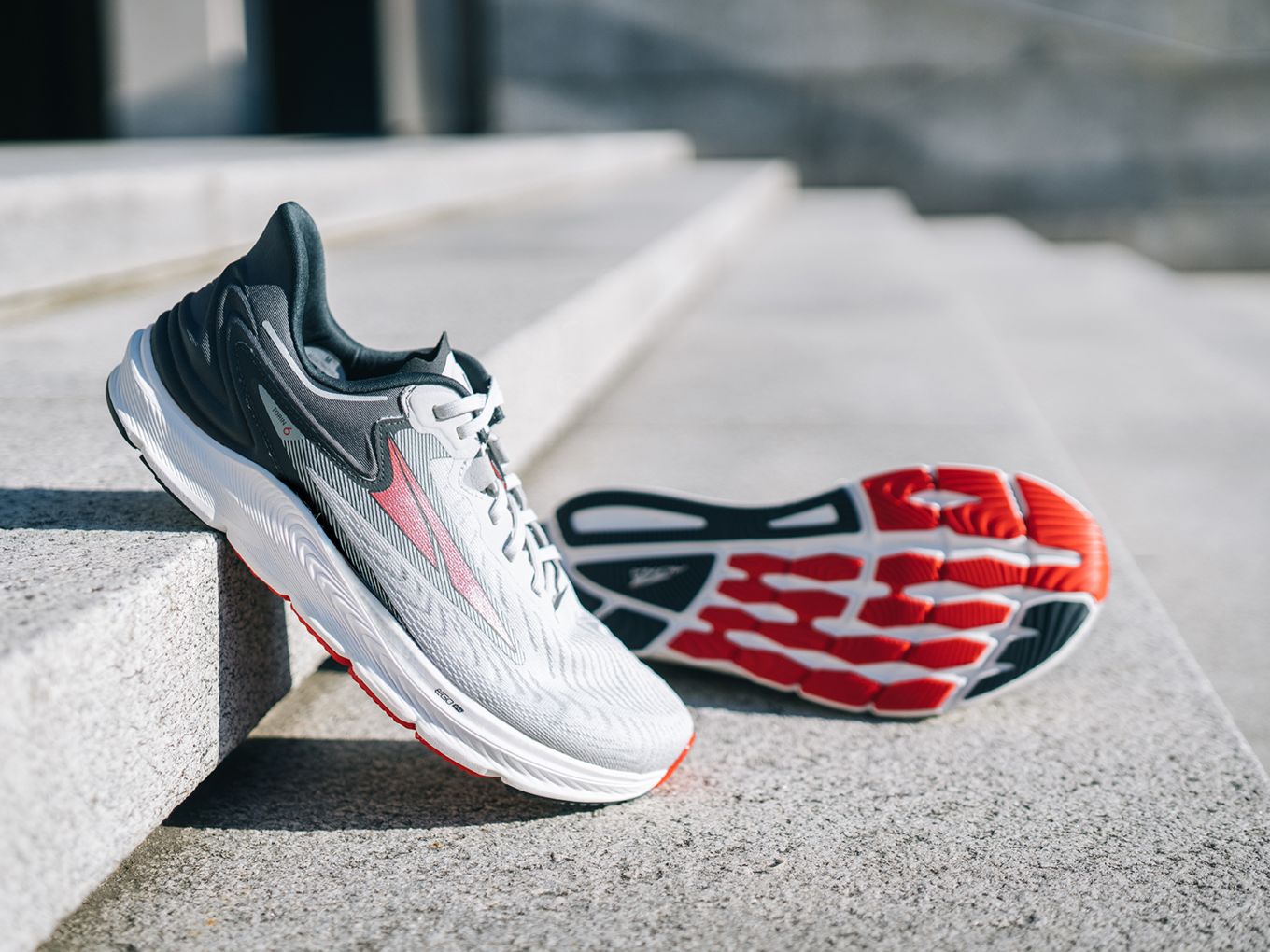 Balanced Cushioning Warum Laufschuhe ohne Sprengung oft die bessere Wahl bei Verletzungen sind